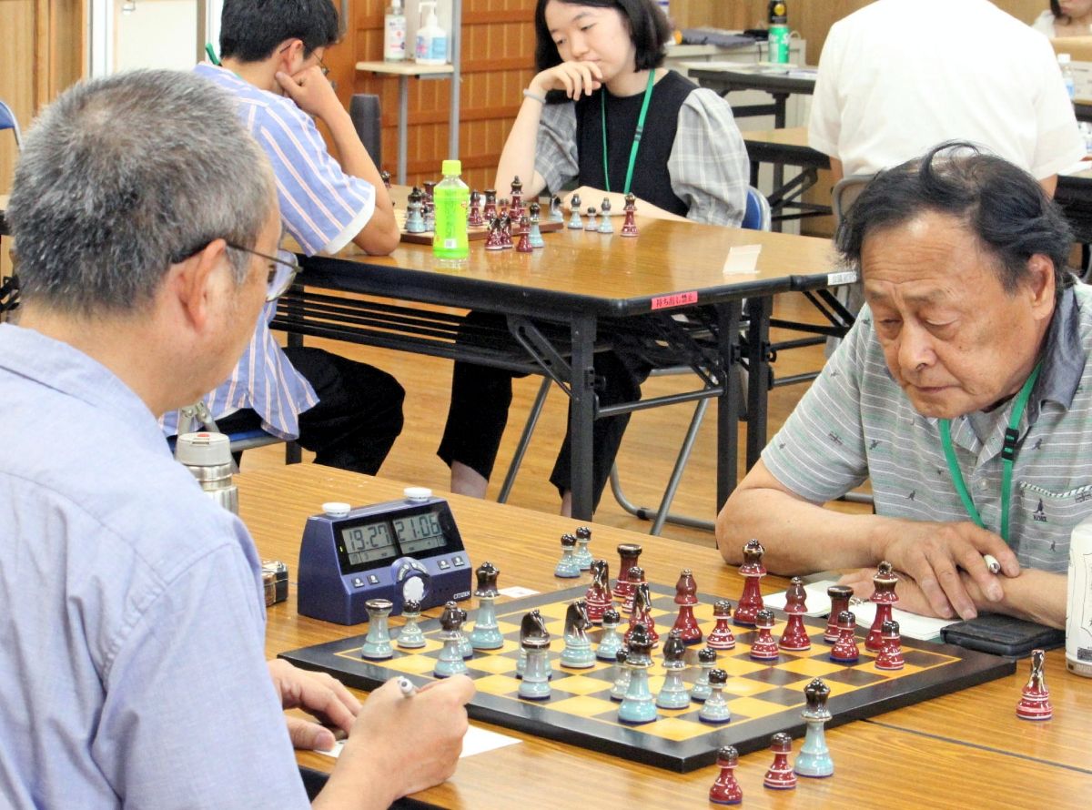 伊万里用有田瓷器下棋“九州团体锦标赛” | 佐贺新闻新闻